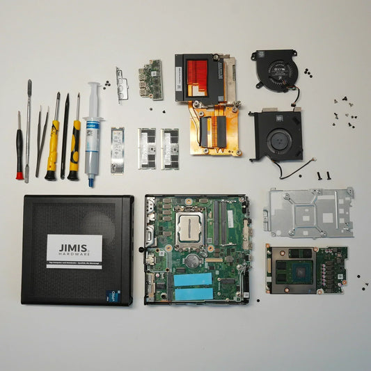 Zerlegter Business-PC während der Aufbereitung und Reinigung