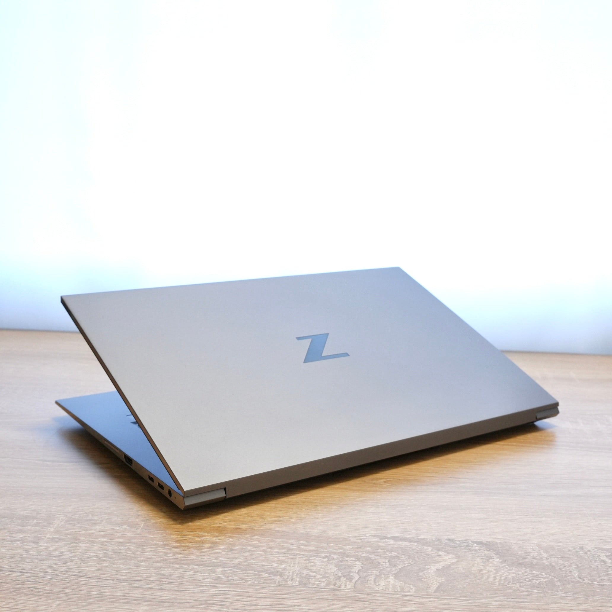 HP ZBook Studio G7 i7-10850H 32GB DDR4 1TB Nvme Quadro T2000