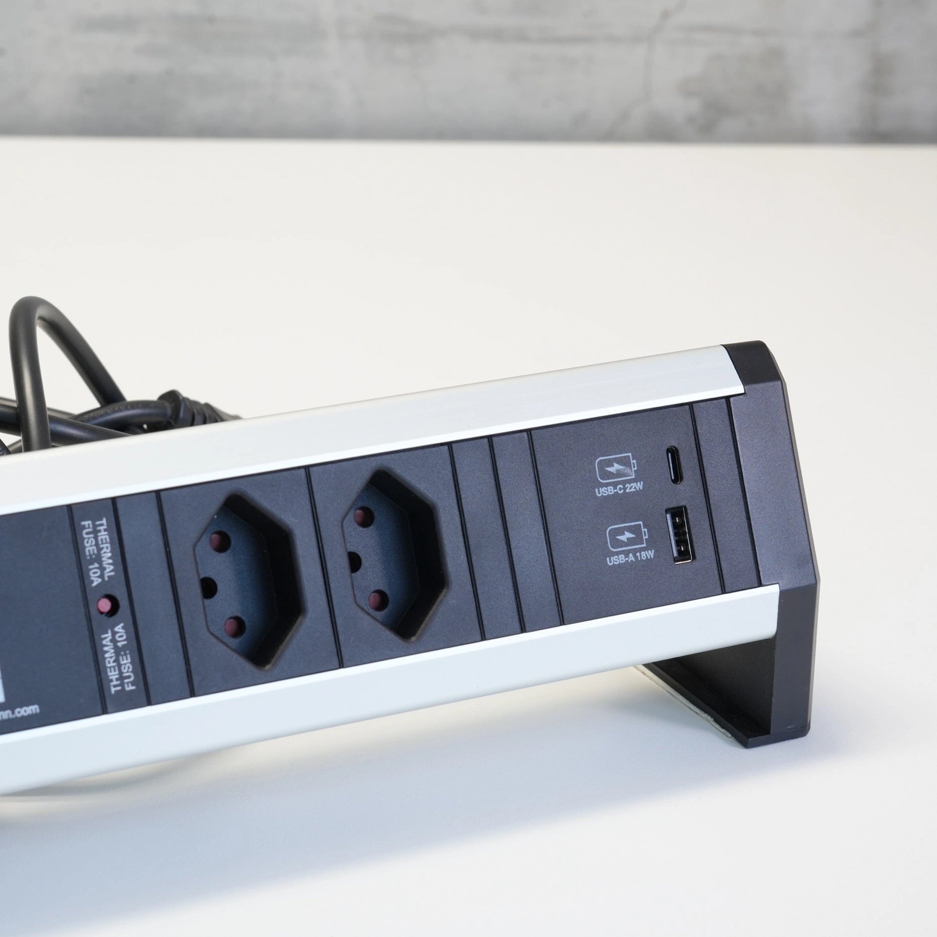 Jimis Hardware Bachmann Desk 2 generalüberholtes Business-Gerät