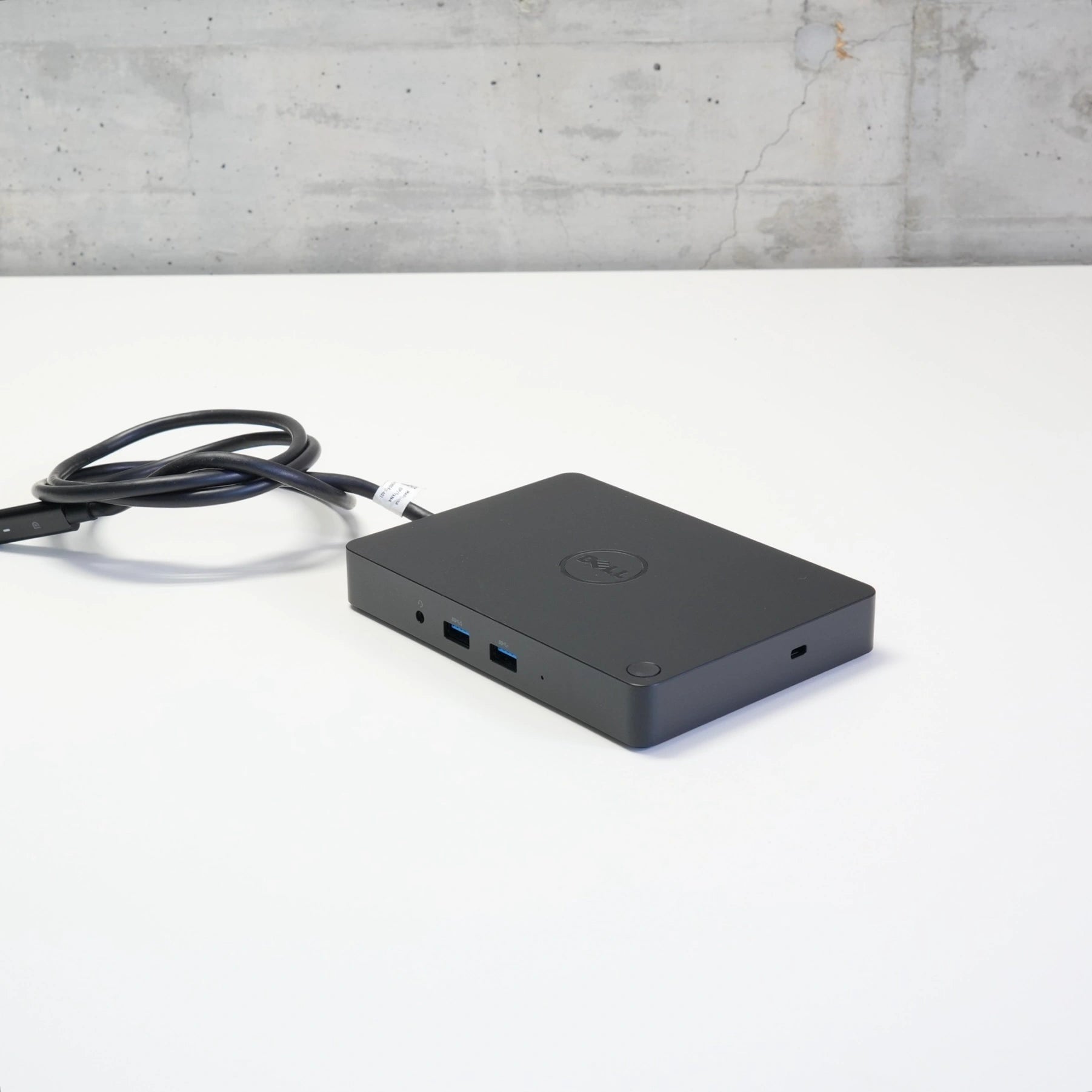 Jimis Hardware Dell WD15 USB-C Dock 130W generalüberholtes Business-Gerät