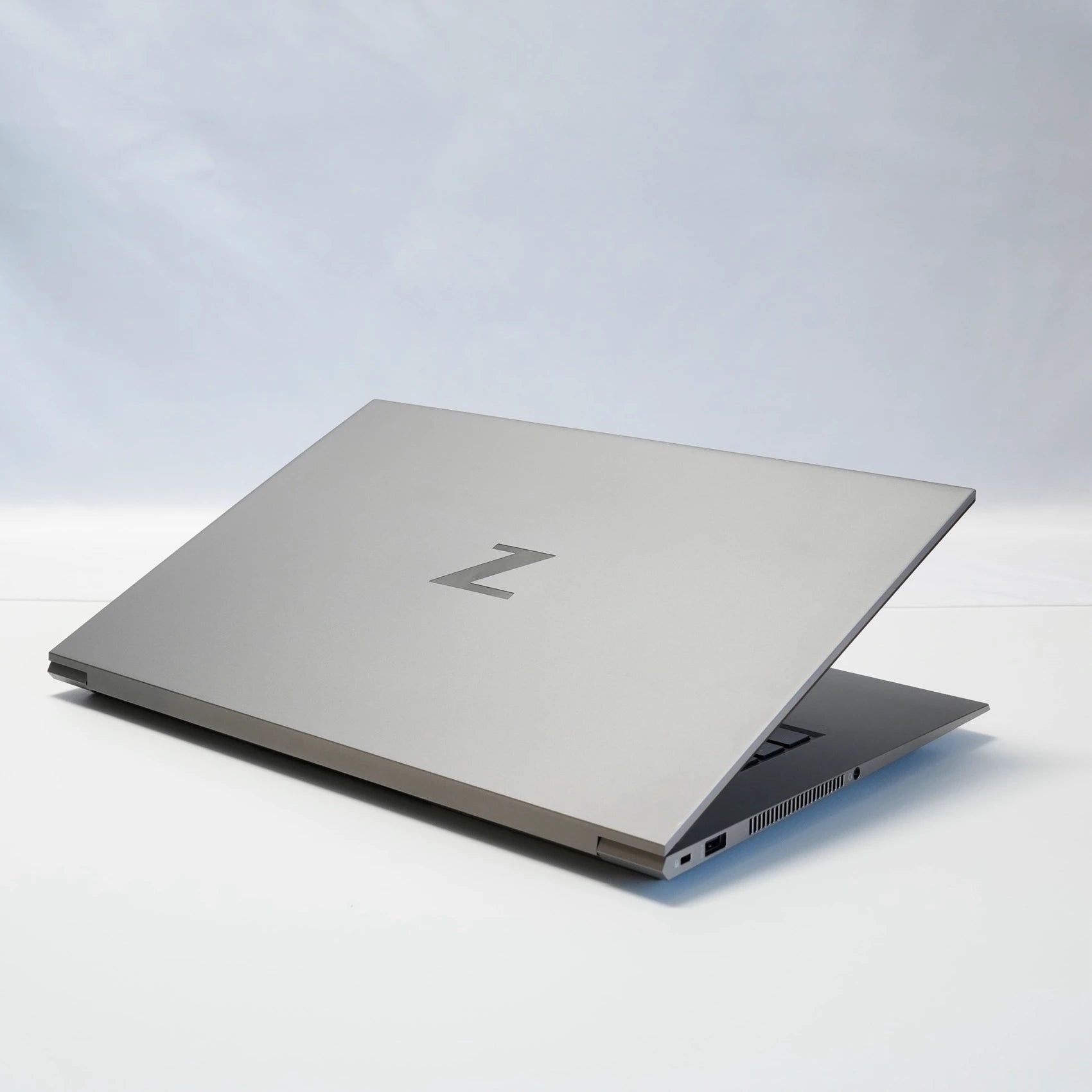 HP ZBook Studio G7 i7-10850H 32GB 1TB NVMe Quadro T2000 A-Grade Refurbished Mobile Workstation Schweiz