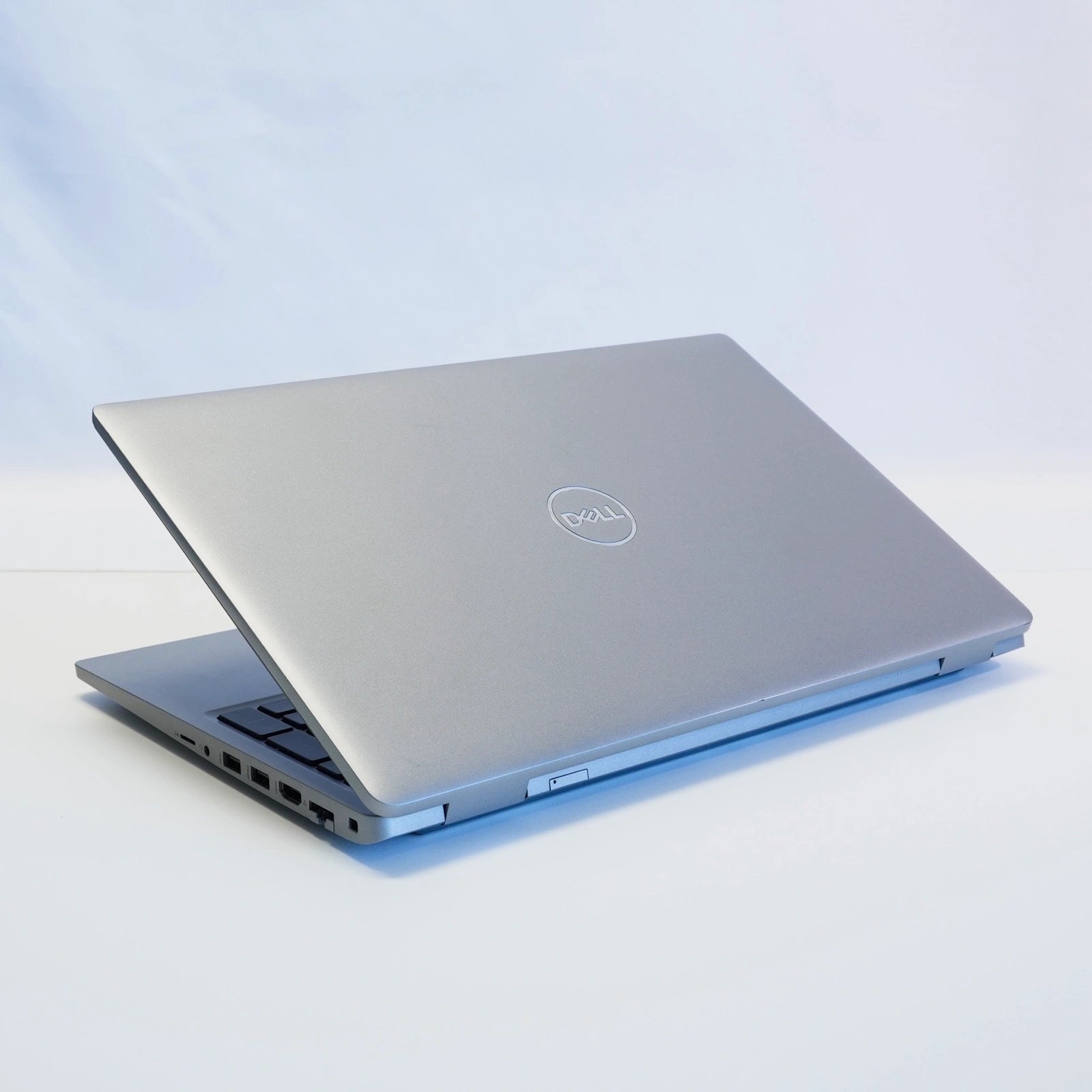 Dell Latitude 5520 Touch i7-1185G7 16GB 256GB A-Grade Refurbished Business Laptop Schweiz