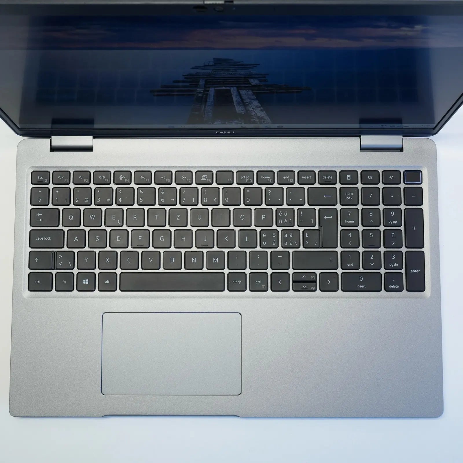 Dell Latitude 5520 Touch i7-1185G7 16GB 256GB A-Grade Refurbished Business Laptop Schweiz