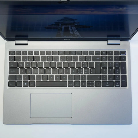 Dell Latitude 5520 Touch i7-1185G7 16GB 256GB A-Grade Refurbished Business Laptop Schweiz