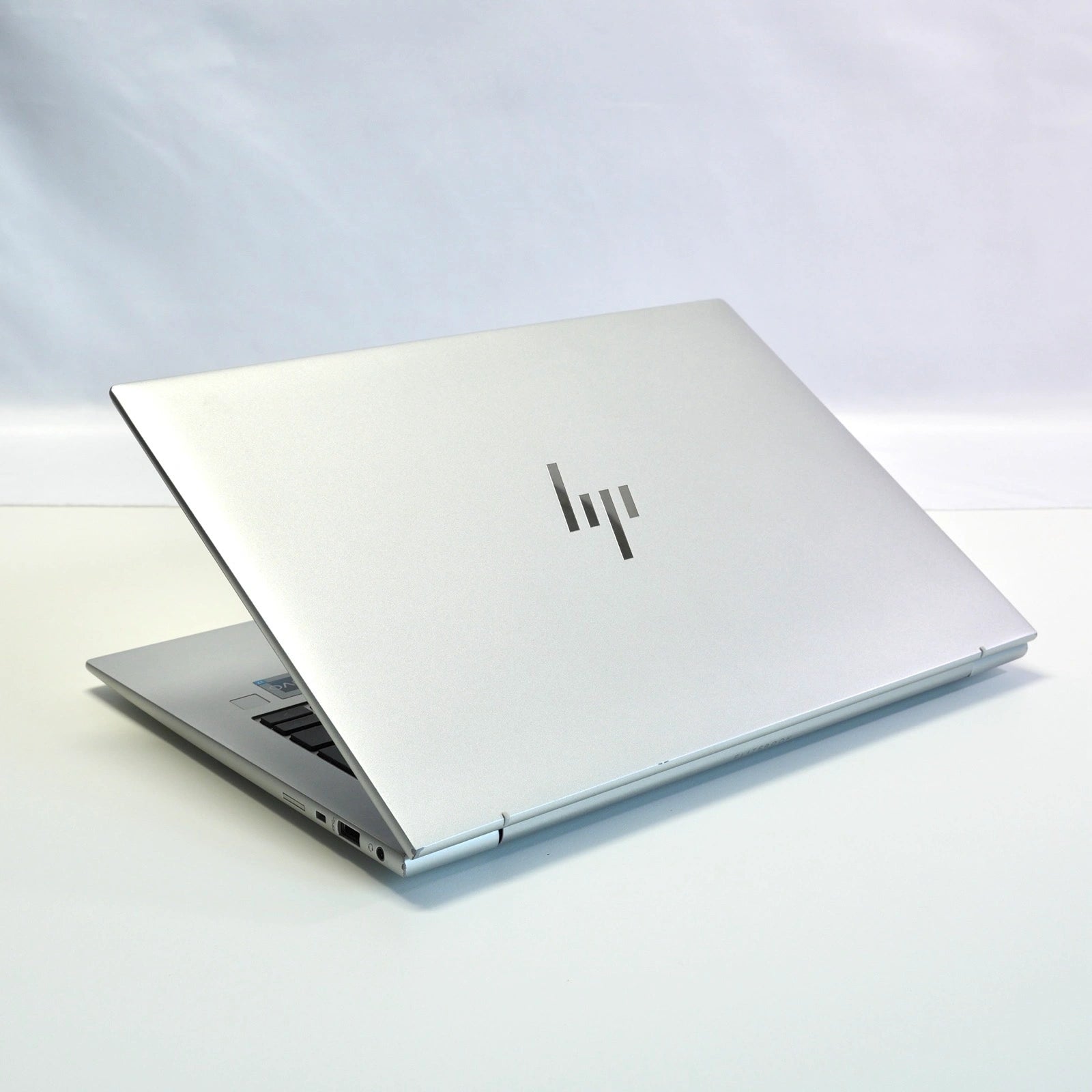 HP EliteBook 1040 G10 i7-1355U 32GB DDR5 512GB NVMe Refurbished Laptop Schweiz