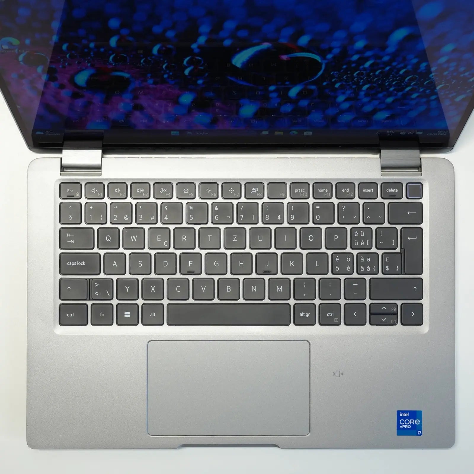 Dell Latitude 5320 Convertible i7-1185G7 16GB 256GB A-Grade Refurbished Business Laptop Schweiz