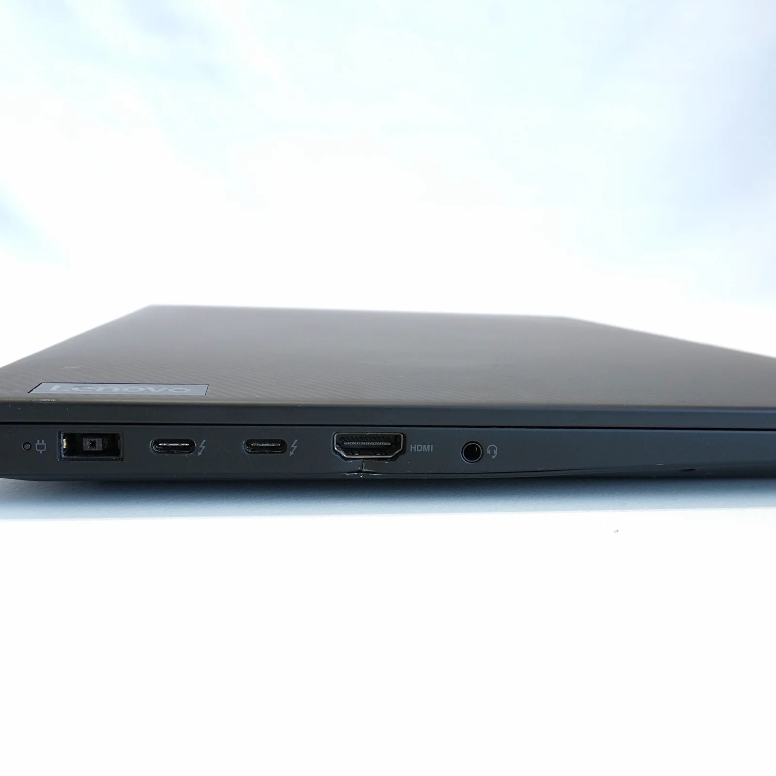 Lenovo ThinkPad P1 Gen 5 i7-12700H 32GB DDR5 1TB SSD RTX A2000 8GB WQUXGA 600 Nits Workstation Laptop Schweiz