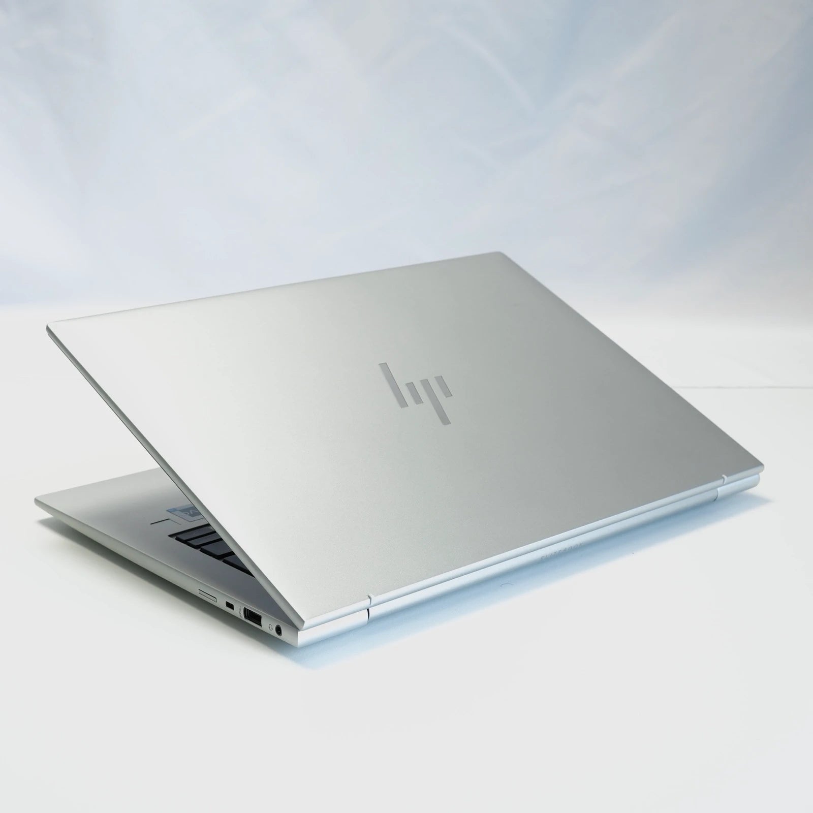 HP EliteBook 840 G9 14 Zoll i5-1235U 32GB DDR5 512GB SSD 1000 Nits HP Sure View Laptop Schweiz